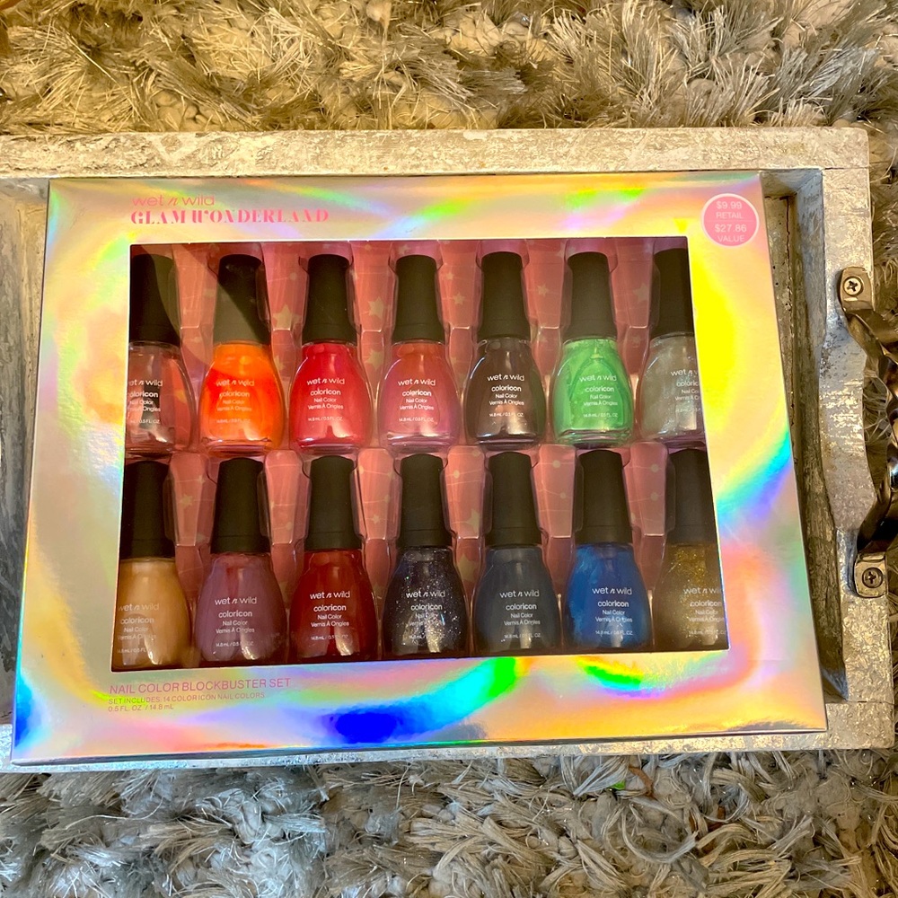 Wet N Wild 14-piece Nail Polish Set Glam Wonderland Colorican NEW w/ Box